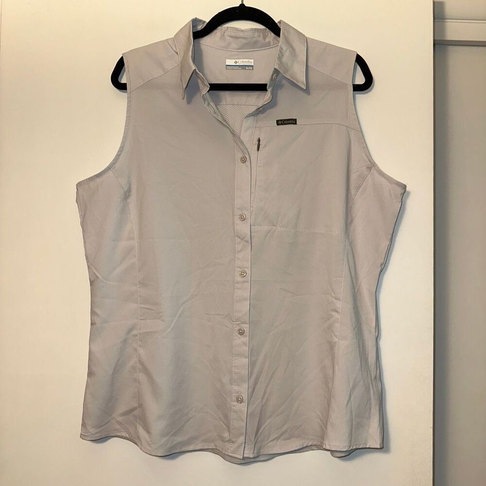 Columbia Women’s XL Sleeveless Button Down Collared Hiking Shirt Light Gray NWOT